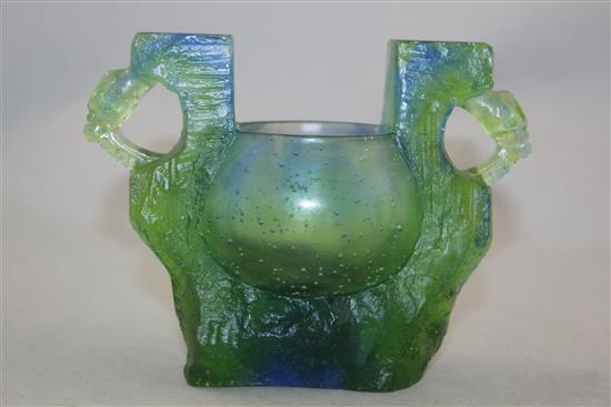 A New Workshop pate-de-verre two handled vase, by Loretta Yang, c.2000, width 15cm, together with box